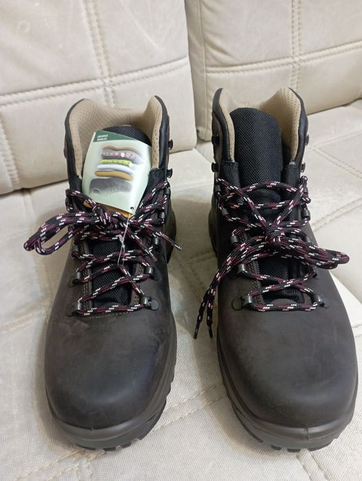 Продам зимние ботинки