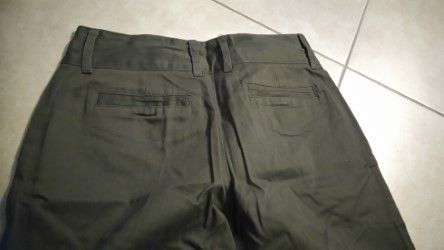Calça nova verde caqui tamanho 36 portes incluidos