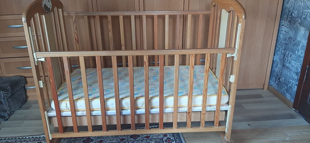 Детская кроватка