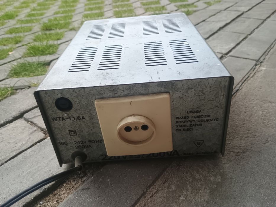 Stabilizator napięcia UNITRA