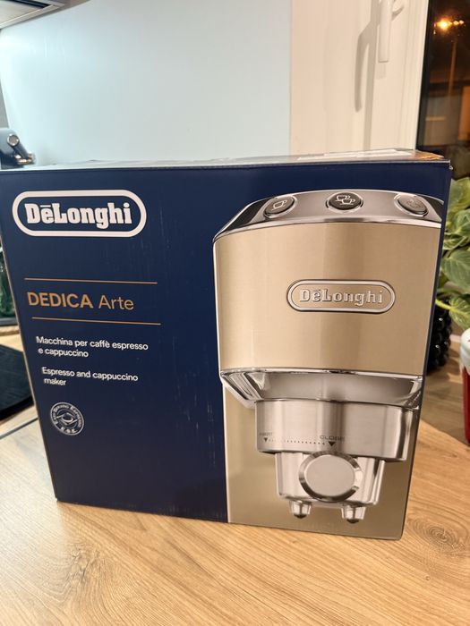 Ekspres DeLonghi DEDICA Arte