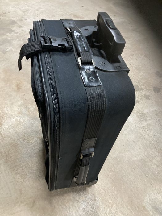 Mala de viagem em bom estado  de cabine com rodas puxador