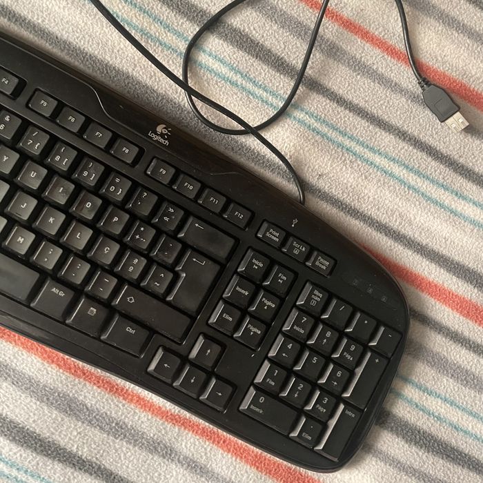 Keyborad Logitech Classic 200