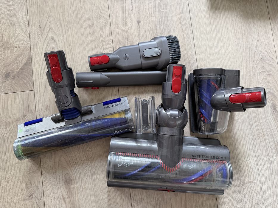 Komplet Dyson v15 + moduł myjący - pełny zestaw