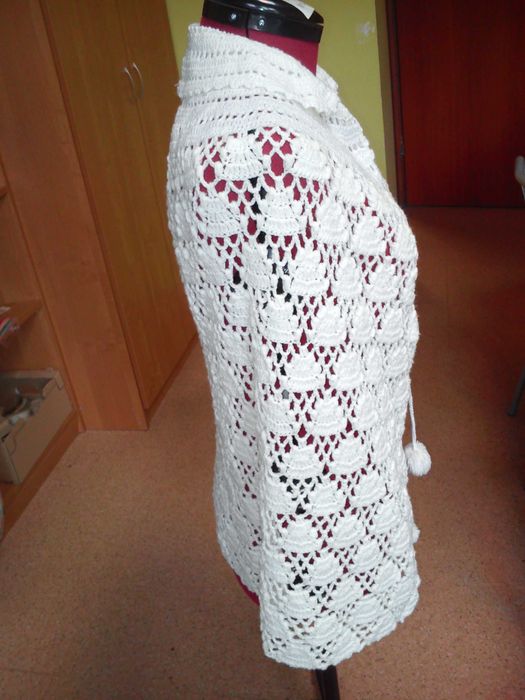 Peleryna biało-kremowa