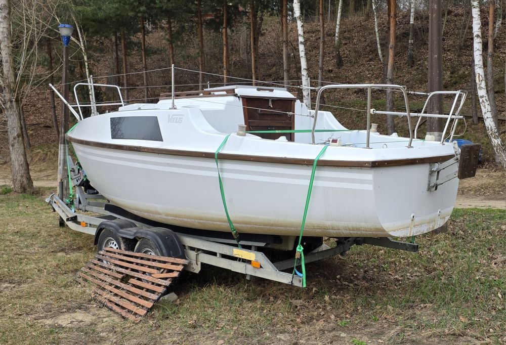 Łódź  kabinowa Venus