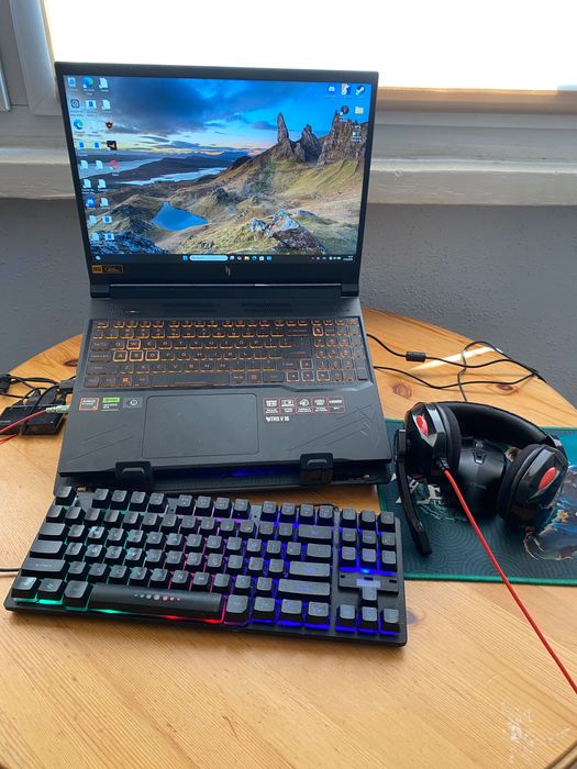 Laptop Acer nitro v16