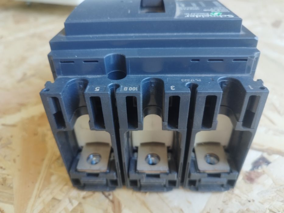 Disjuntor Schneider Electric Nsx100B - 22