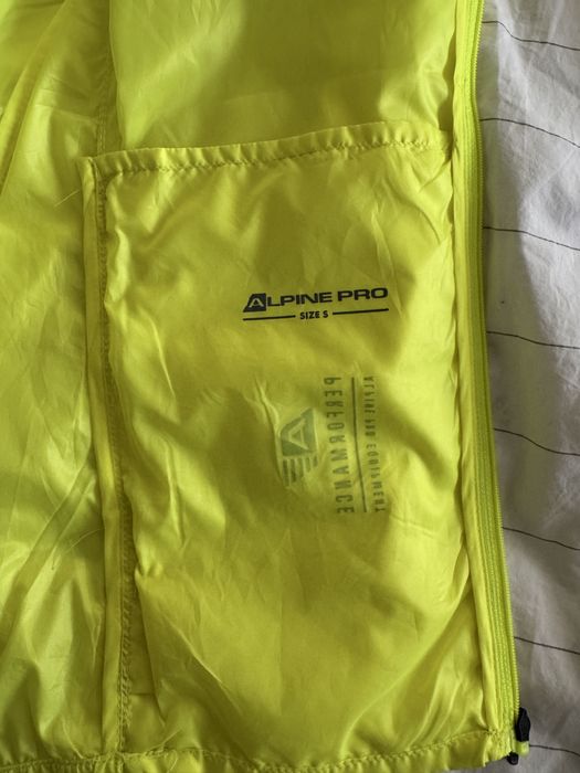 Ветровка ALPINE PRO NORIZ YELLOW - S, жіноча