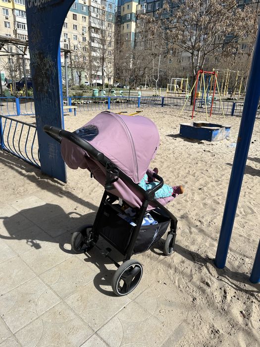 Прогулянкова коляска CARRELLO Bravo