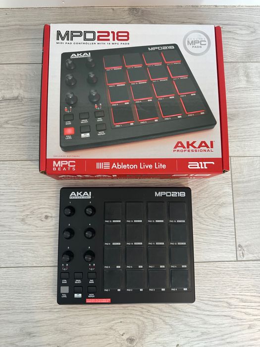 AKAI MPD 218 Controler