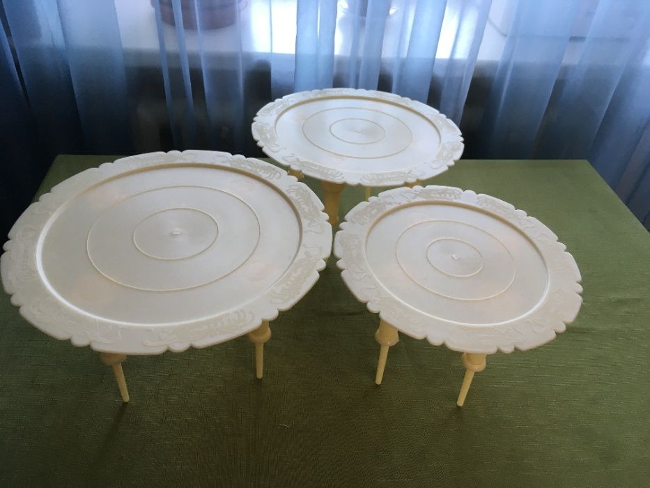 Подставка для торта с колоннами