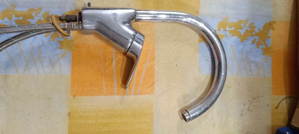 Torneira para cozinha, bidé e lavatório de loiça