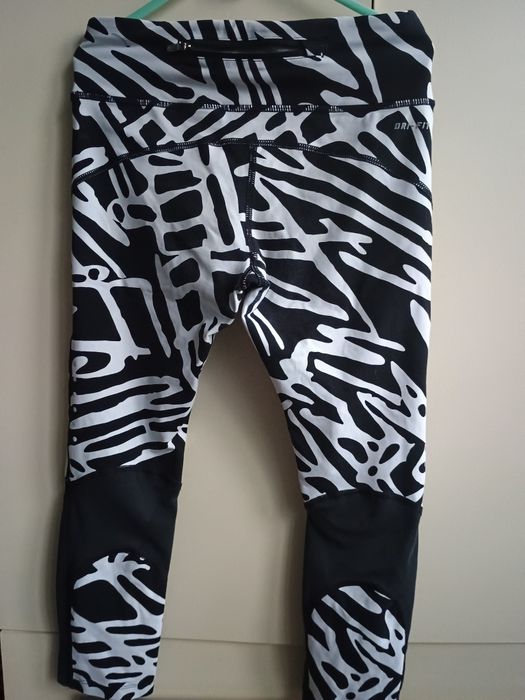Rybaczki Nike dri-fit XS  zebra