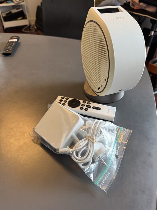 BenQ GV30. Projetor portátil 720p Android TV. Base magnética giratória