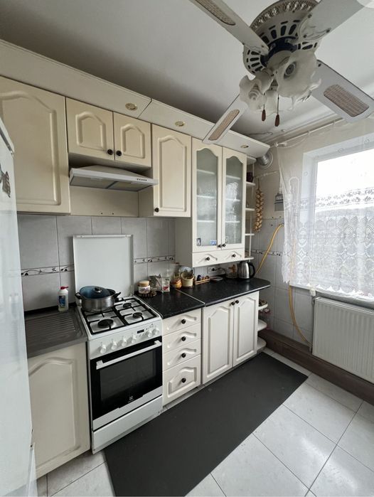 Продам ГАРНУ квартиру ДРУГИЙ поверх