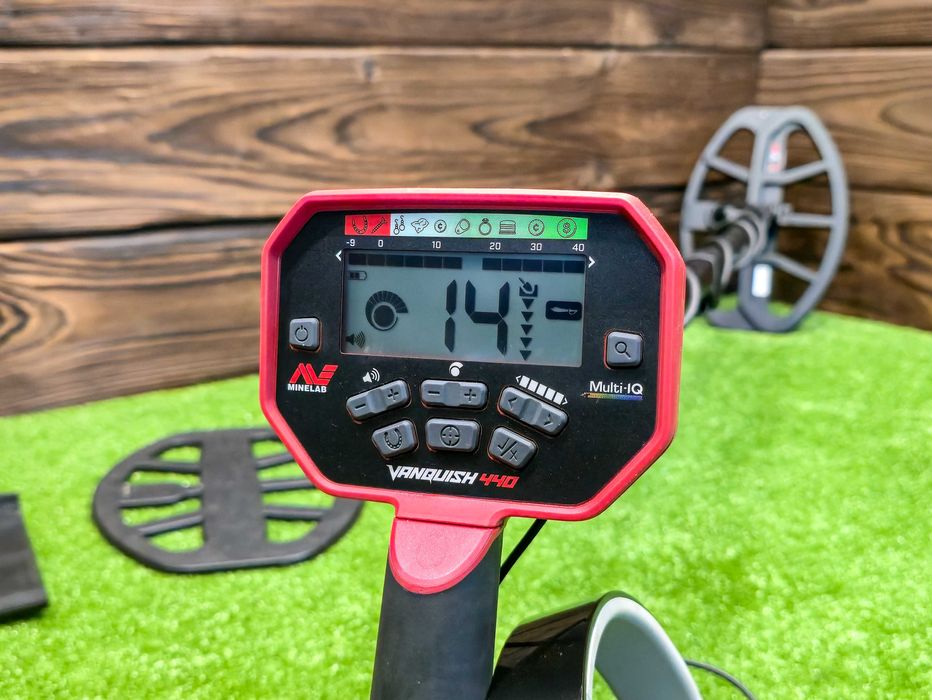 Металошукач Minelab Vanquish 440