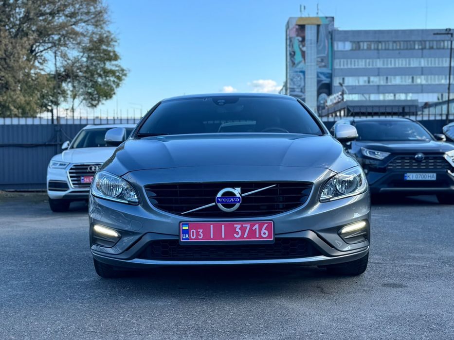 Volvo V60 Facelift R-Design D3 Drive-E 2016