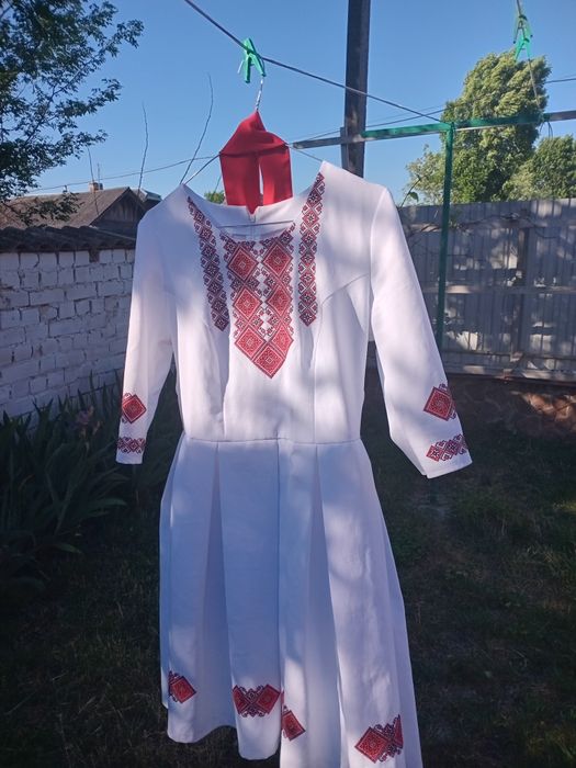 Гарна сукня -вишиванка