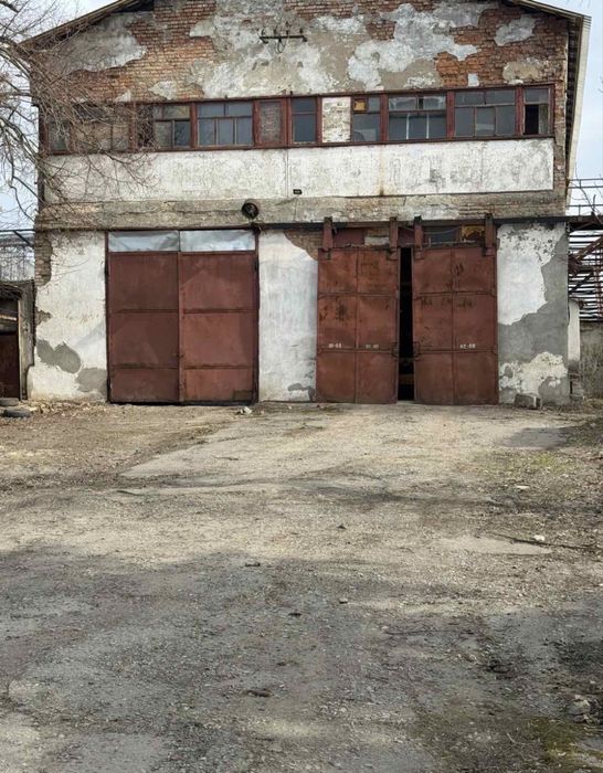Здається в оренду приміщення різної площі та сама будівля