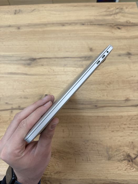 Магазин - 13” 2020 MacBook Pro i5/16GB/512GB Silver Батарея: 100% - Гарантія