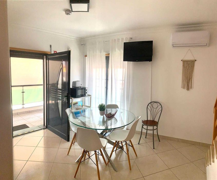 T2 Duplex em Manta Rota a 250 metros da praia.