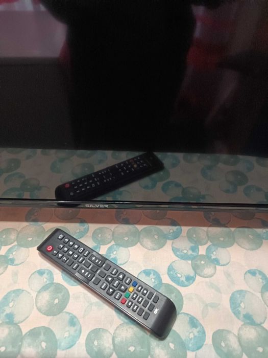 Smart TV Silver  Semi nova