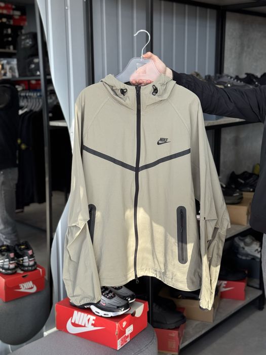 Вітровка Nike Tech Woven Light Army (ОРИГІНАЛ)Чоловіча кофта Nike Tech