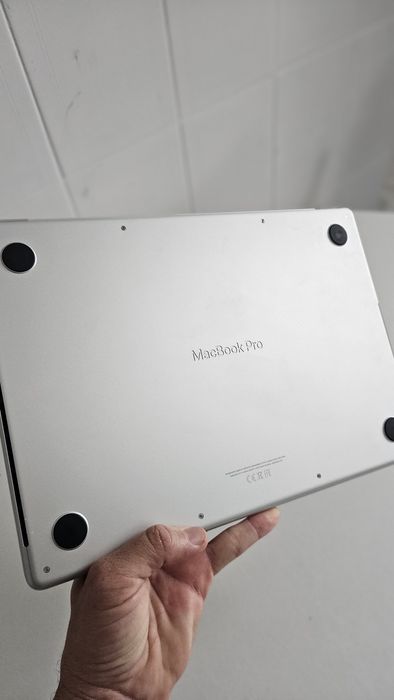 MacBook Pro 14" 2022 16Gb RAM + final cut