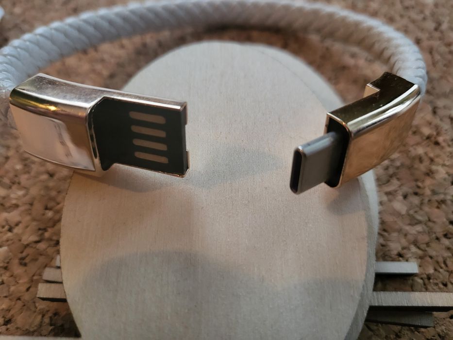 Bransoletka USB pleciona biała