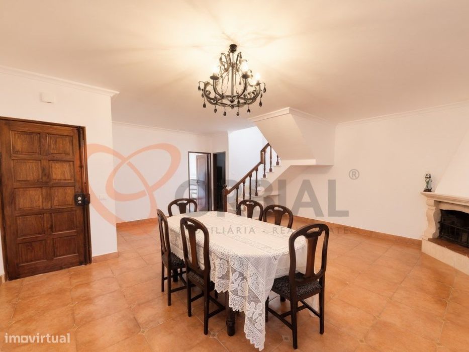 Moradia Geminada com 2 quartos para venda em Albufeira