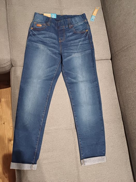 Nowe jeansy chłopięce rozmiar 134