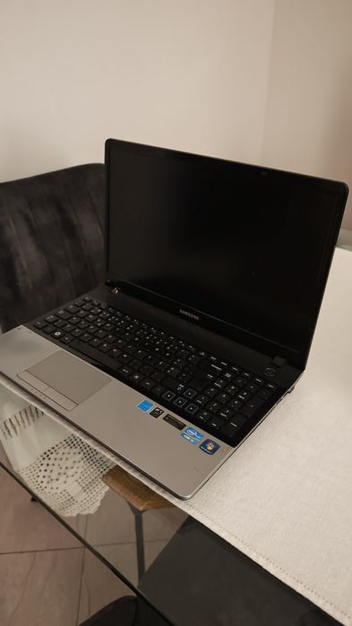 PC Samsung Modelo 300E4A