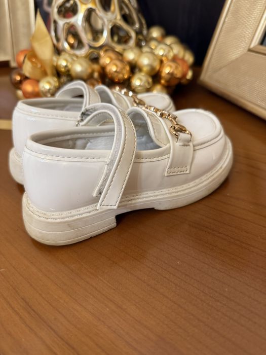 Продам дитячі туфельки