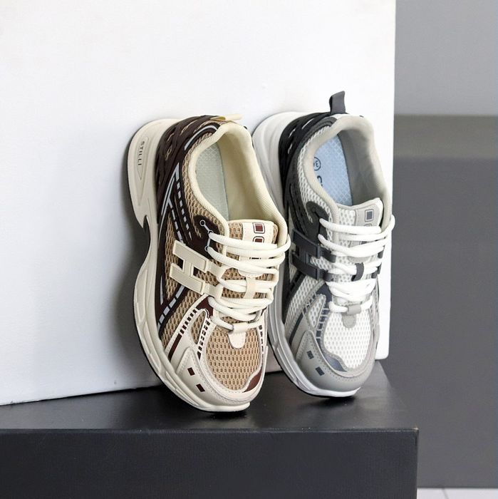 Стильні  шкіряні, сітка кросівки беж, сірі , N