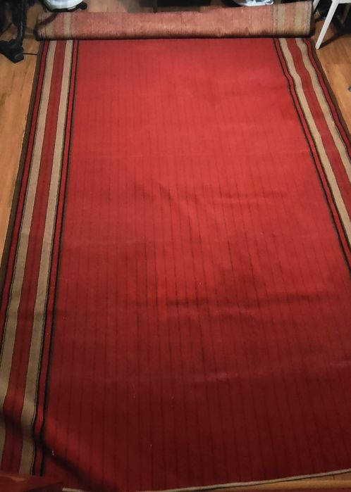 Продам старенький килим 4.9х2