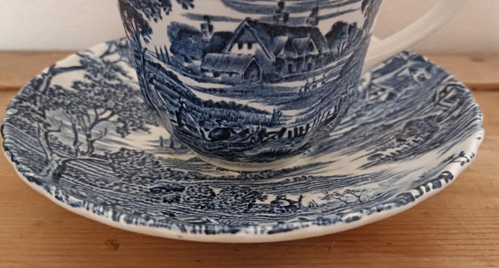 Chávena com pires inglesa tons azul