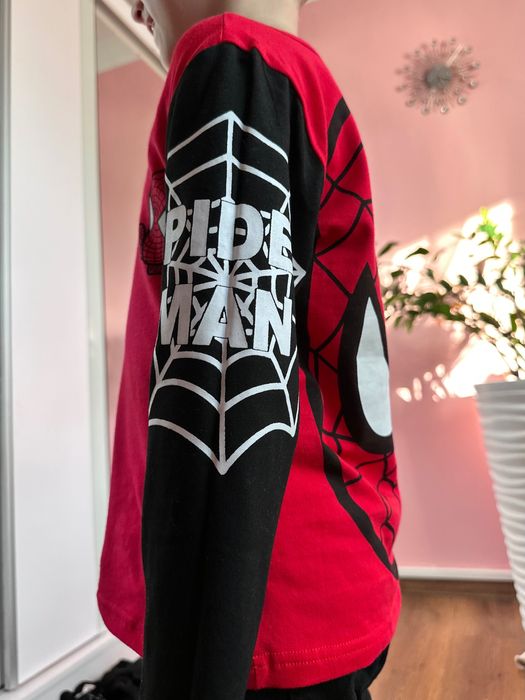 Bluzka chłopięca 122 rozm czerwona Spiderman NOWA