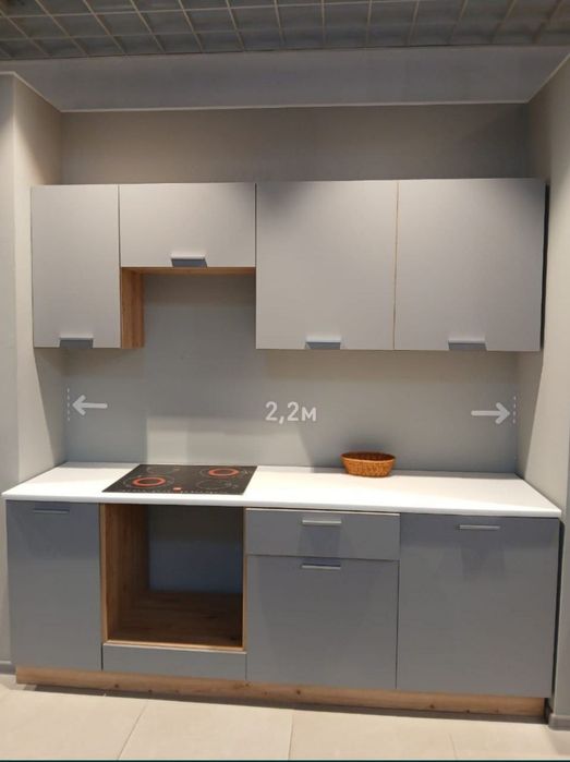 Кухня 2.2м зі стільницею Нова