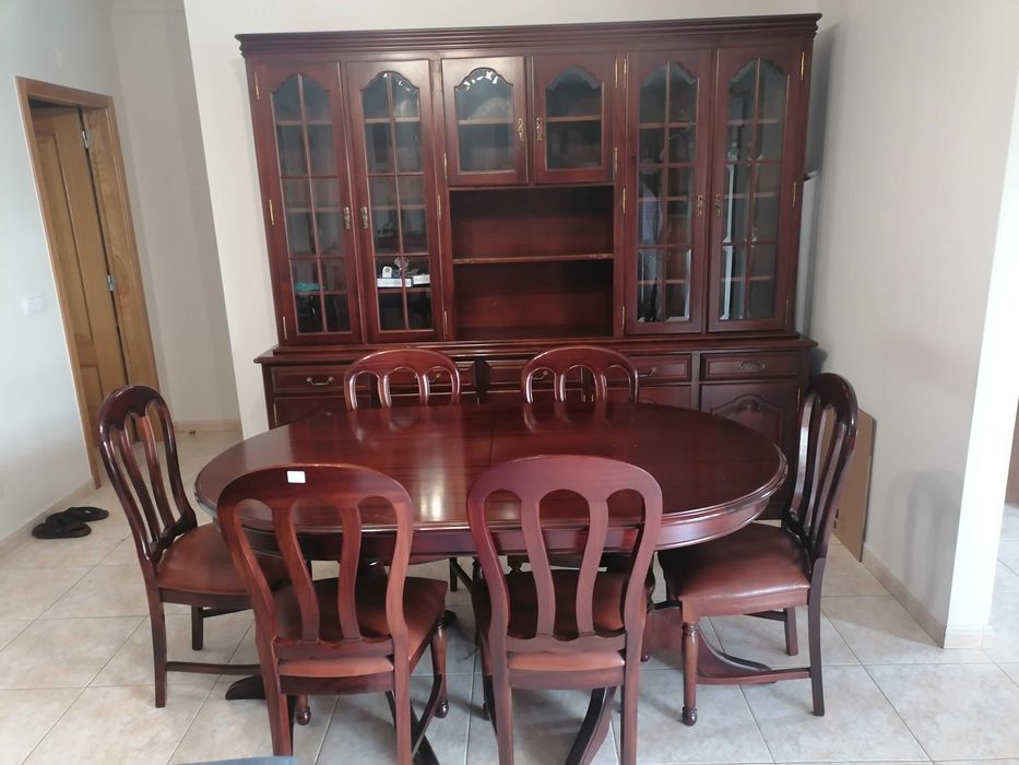 Móveis sala impecáveis.
