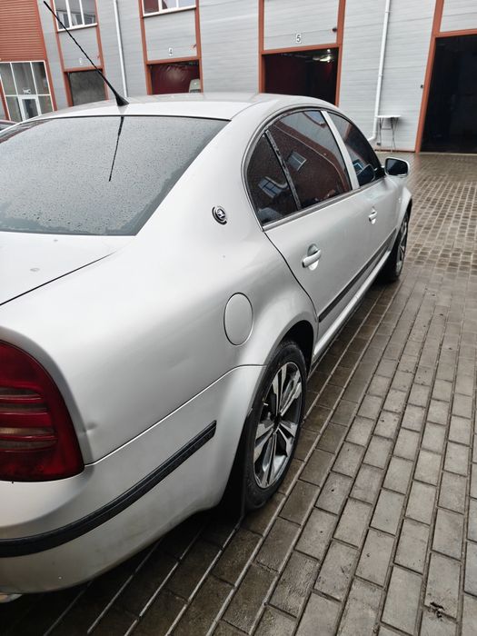 Skoda Superb 1.8t