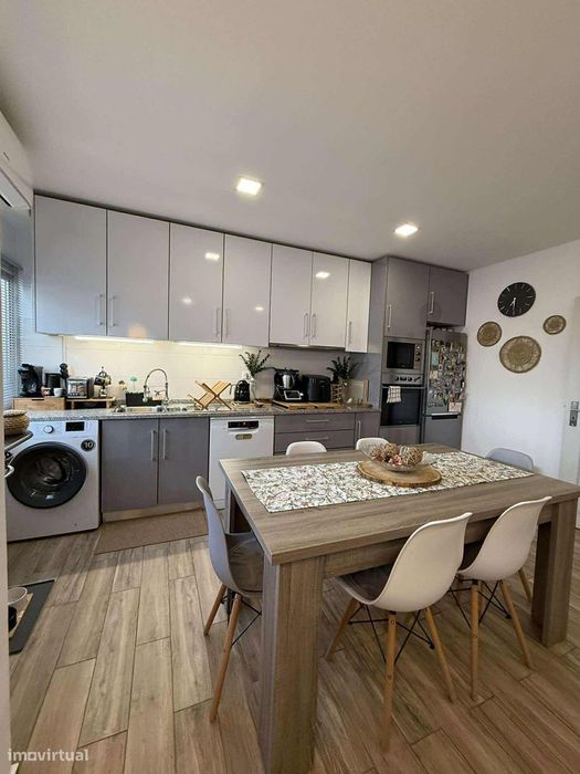 Apartamento totalmente remodelado - A 3167/25 — Tomar (São João Baptista) E Santa Maria Dos Olivais, Santarém