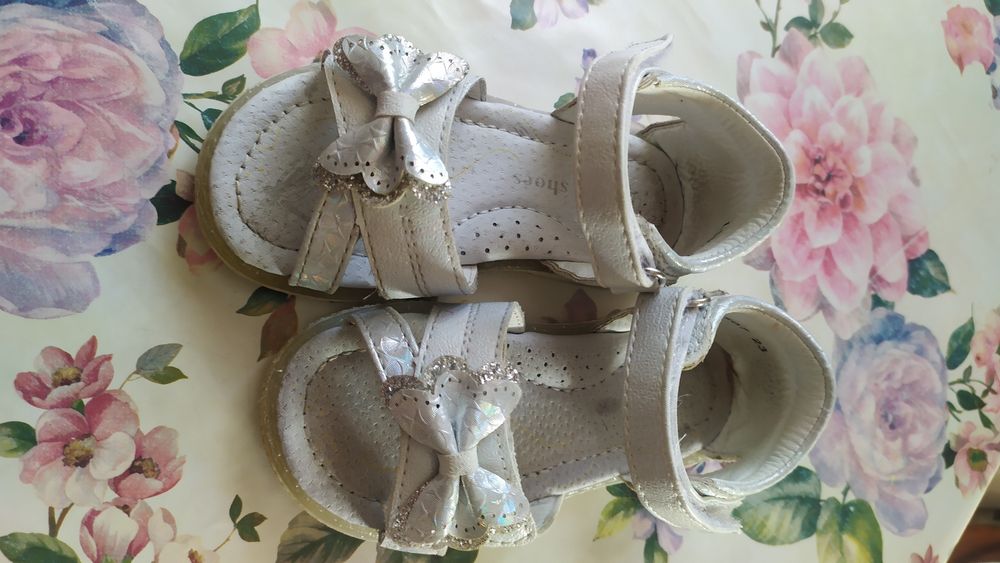 Босоніжки дитячі