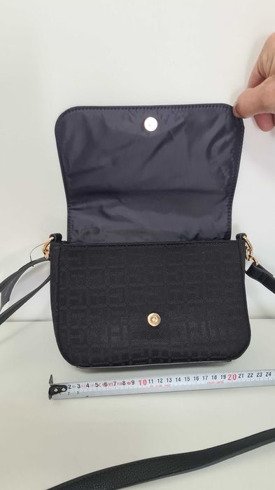 Torebka damska Tommy Hilfiger Czarna