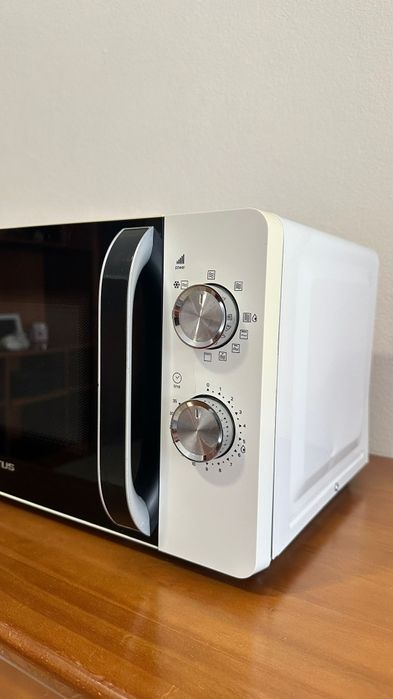 Micro-ondas Taurus 20L 700W com Grill