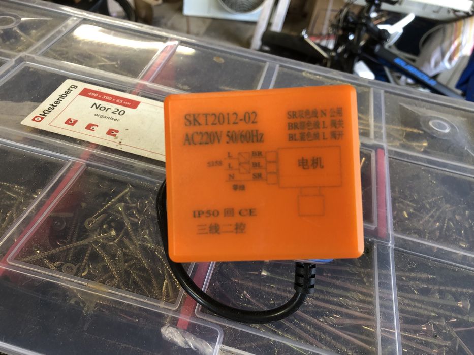 Elektrozawór kulowy 1/2 cala 230v