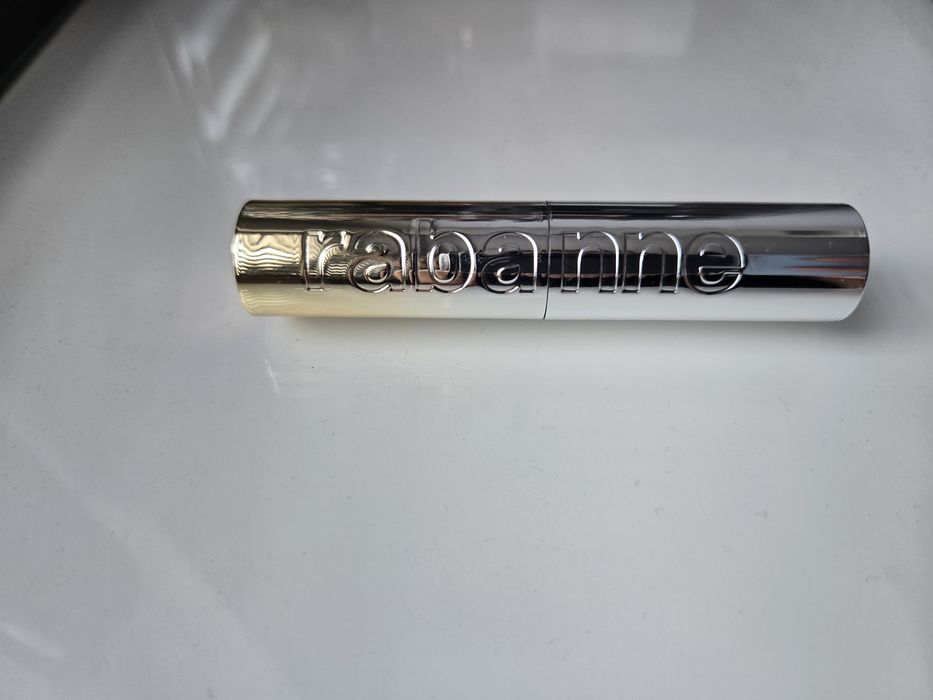 Szminka Dramalips Glassy, Rabanne Makeup 927 Safe Word