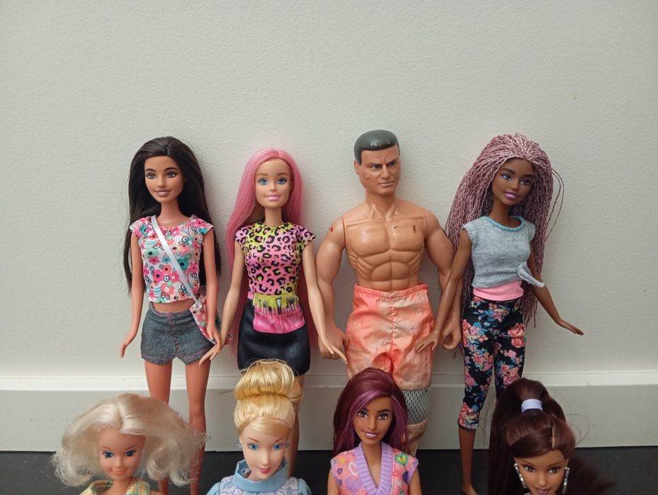 Conjunto bonecas Barbie e 1 ken
