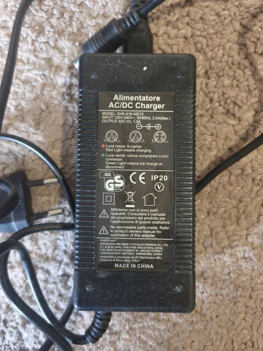 Зарядка для самоката MODEL: XHK-916-42015 INPUT: 100V-240V~, 50/60Hz,