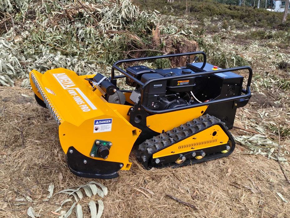 Destroçadora de martelos Telecomandado 18 CV 459 CC